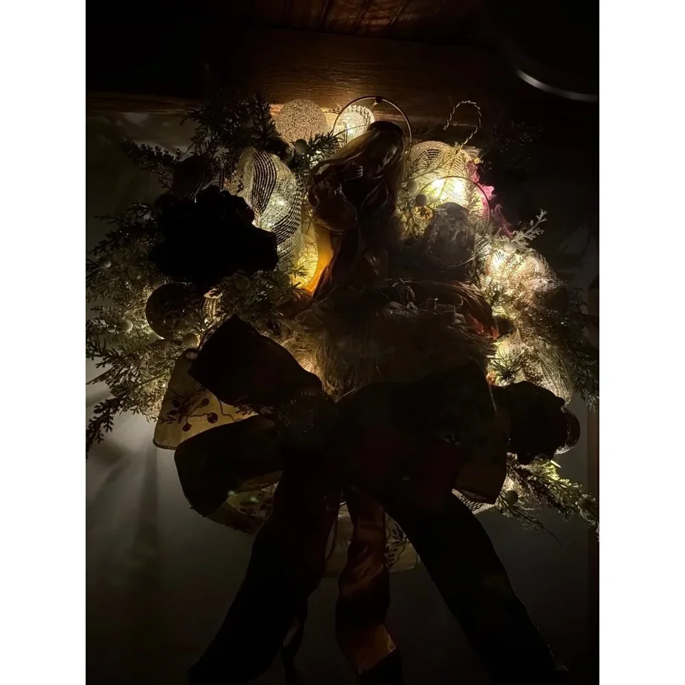 Lighted Nativity Christmas Wreath Velvet Accents Storage Bag Hammacher Schlemmer